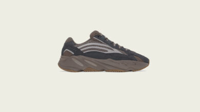 YEEZY BOOST 700 MAUVE