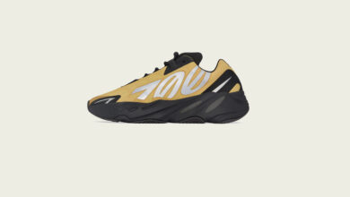 YEEZY BOOST 700 MNVN HONEYFLUX