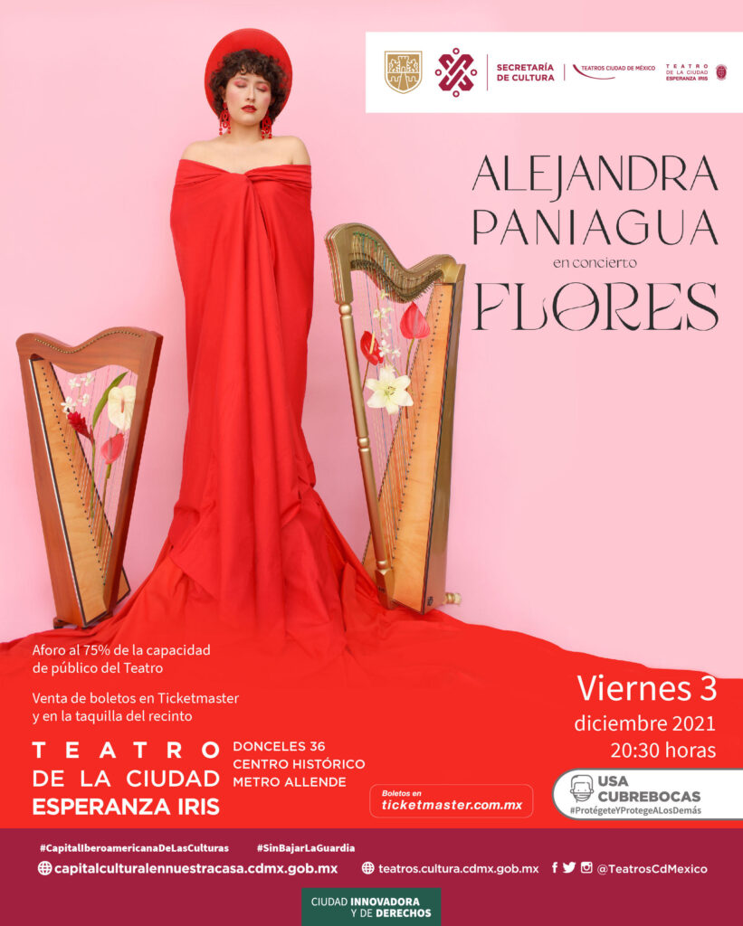 Alejandra Paniagua Ofrece Flores En El Teatro De La Ciudad Esperanza Iris 3791