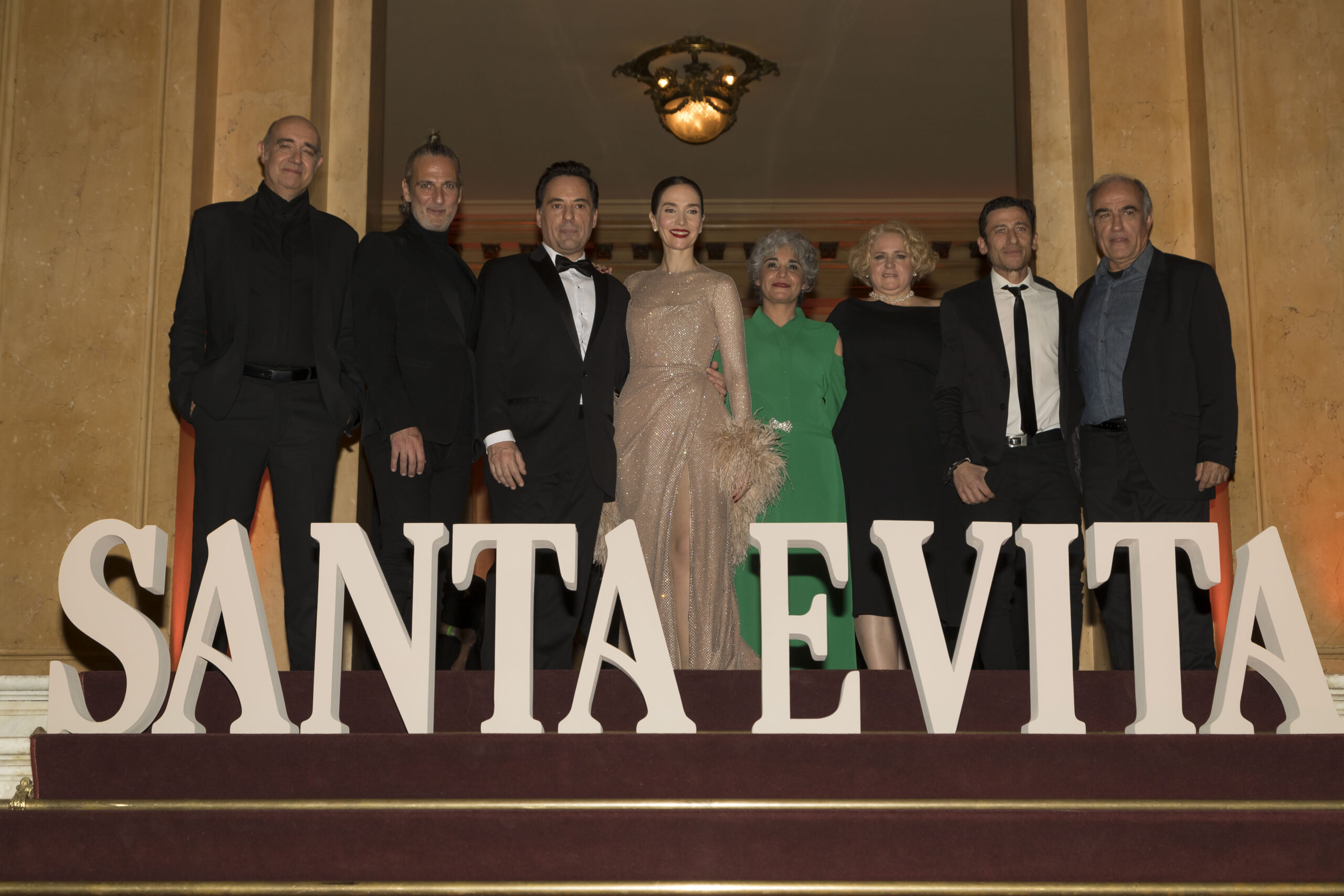 Premiere Mundial SANTA EVITA