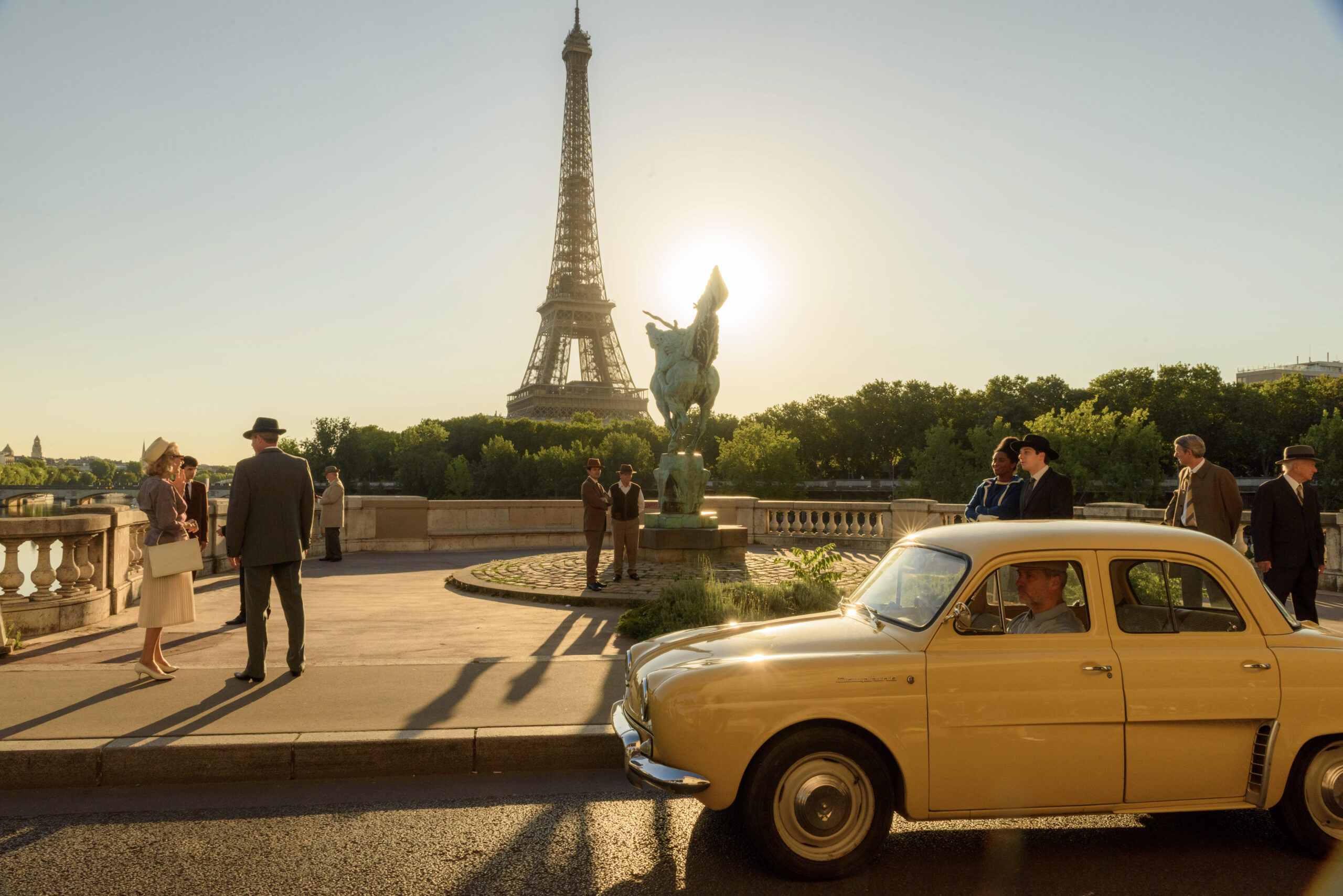 Imagen de producción de “Travesuras de la niña mala” que se filma este mes en París