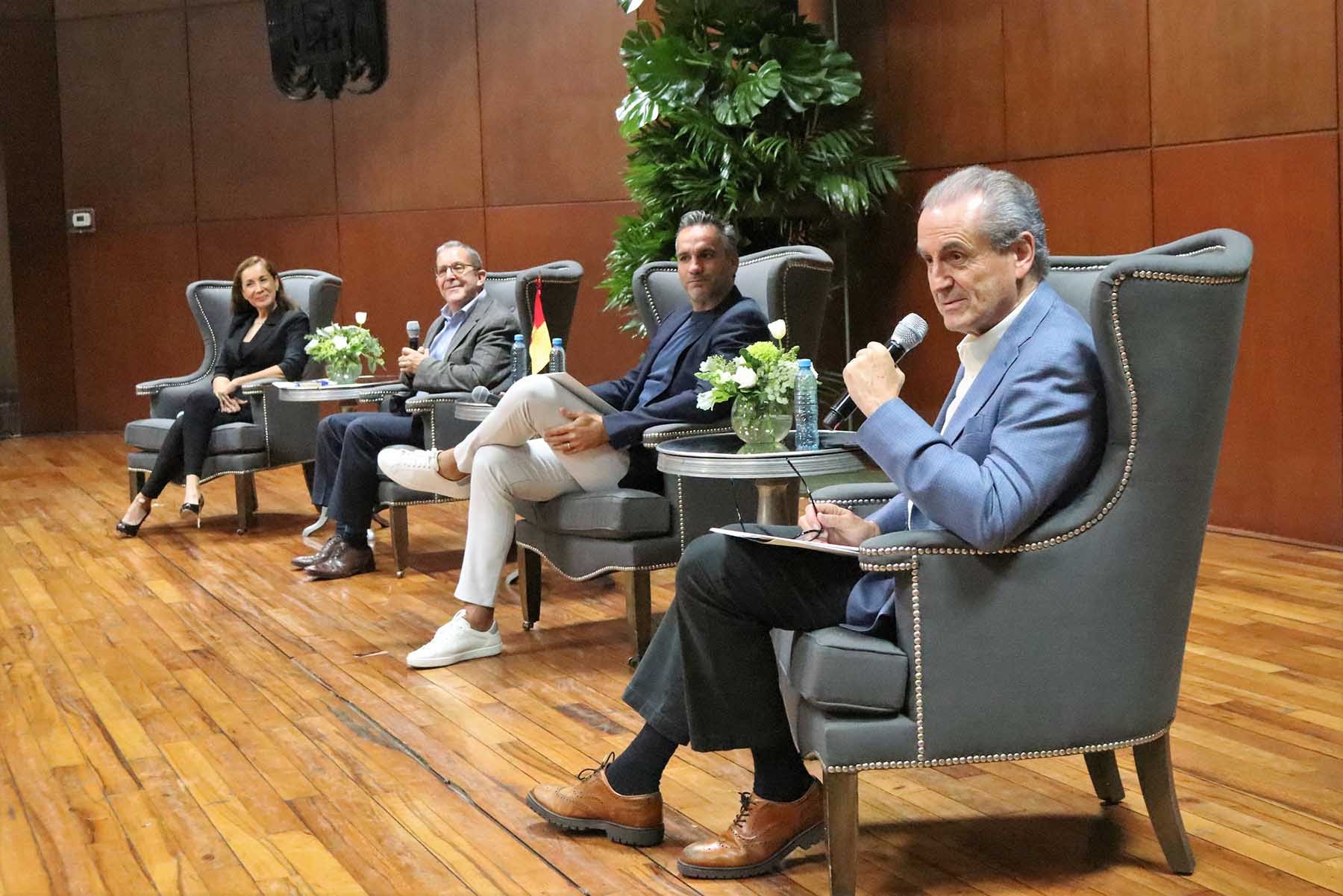 UAG y Santander impulsan apoyo a emprendedores