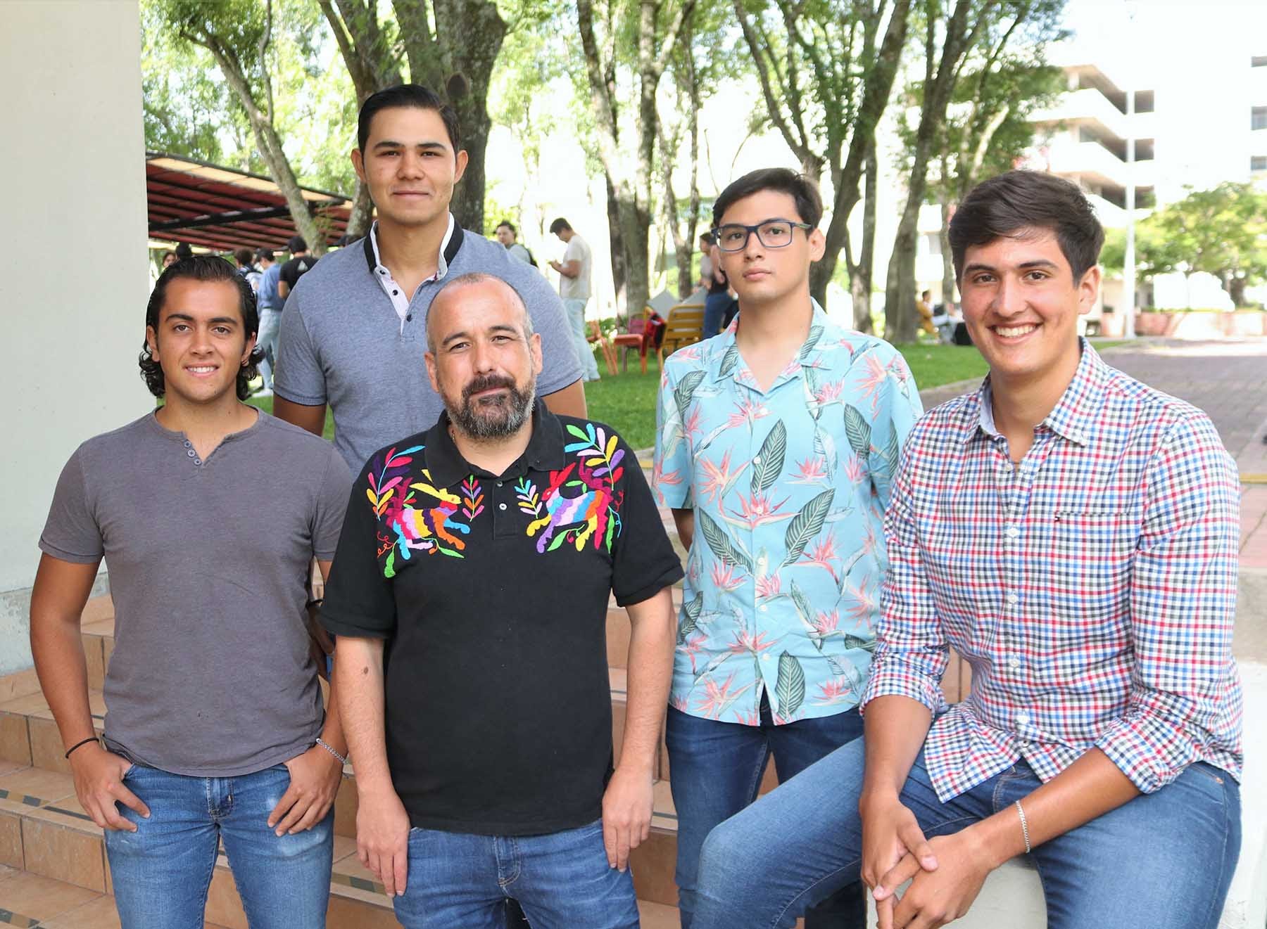 Alumnos de la UAG desarrollan investigación biotecnológica para la industria