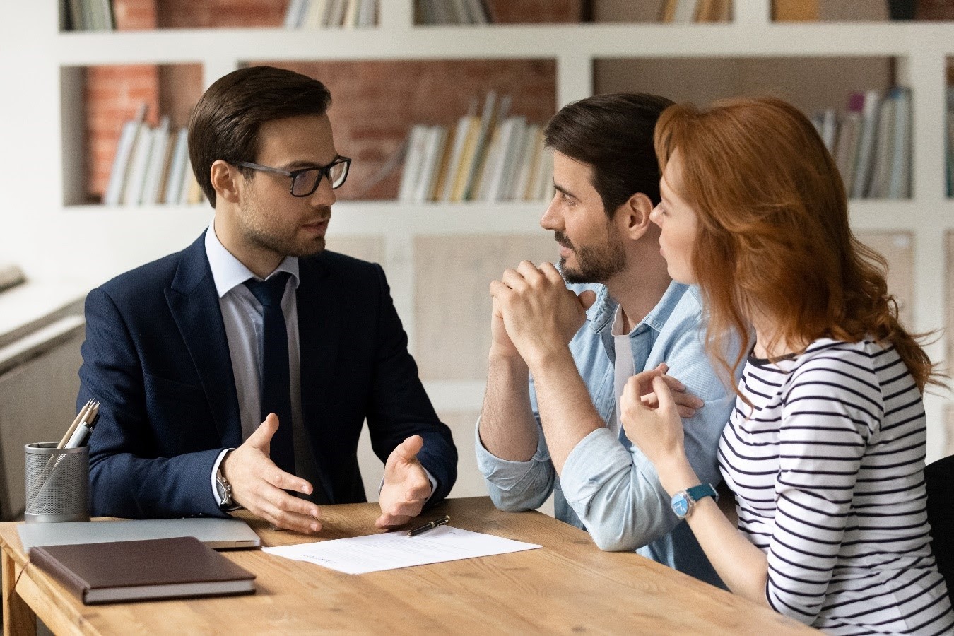 Abogados especialistas y agentes de seguros